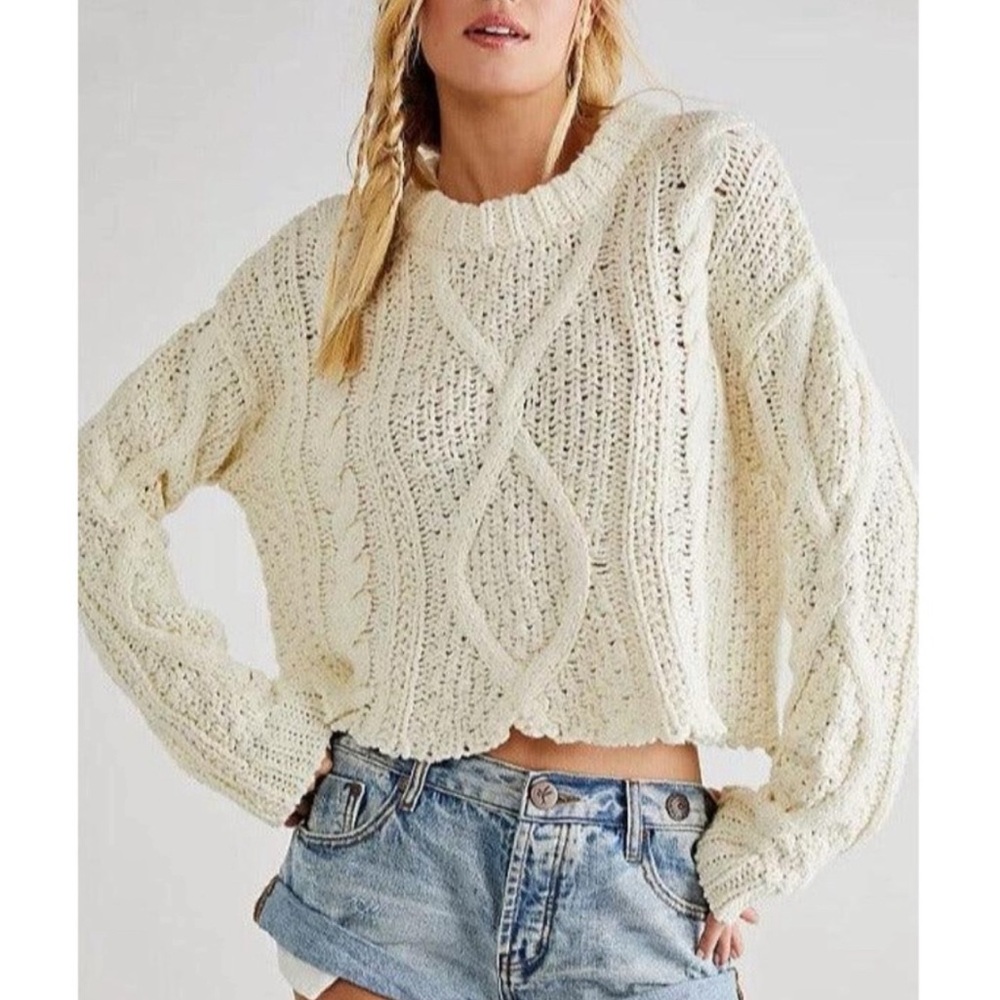 Free People || Cropped Cable-Knit Sweater || XS